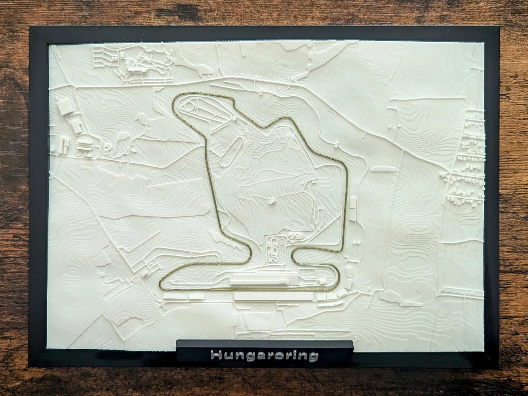 Hungaroring 3D Pist Haritası | Hungarian Grand Prix Duvar Dekoru | Değiştirilebilir Formula 1 Panosu (19x14 cm) - Otoban Faresi Araba & Motosiklet Aksesuarları - otobanfaresi - 3d formula1 - formula1