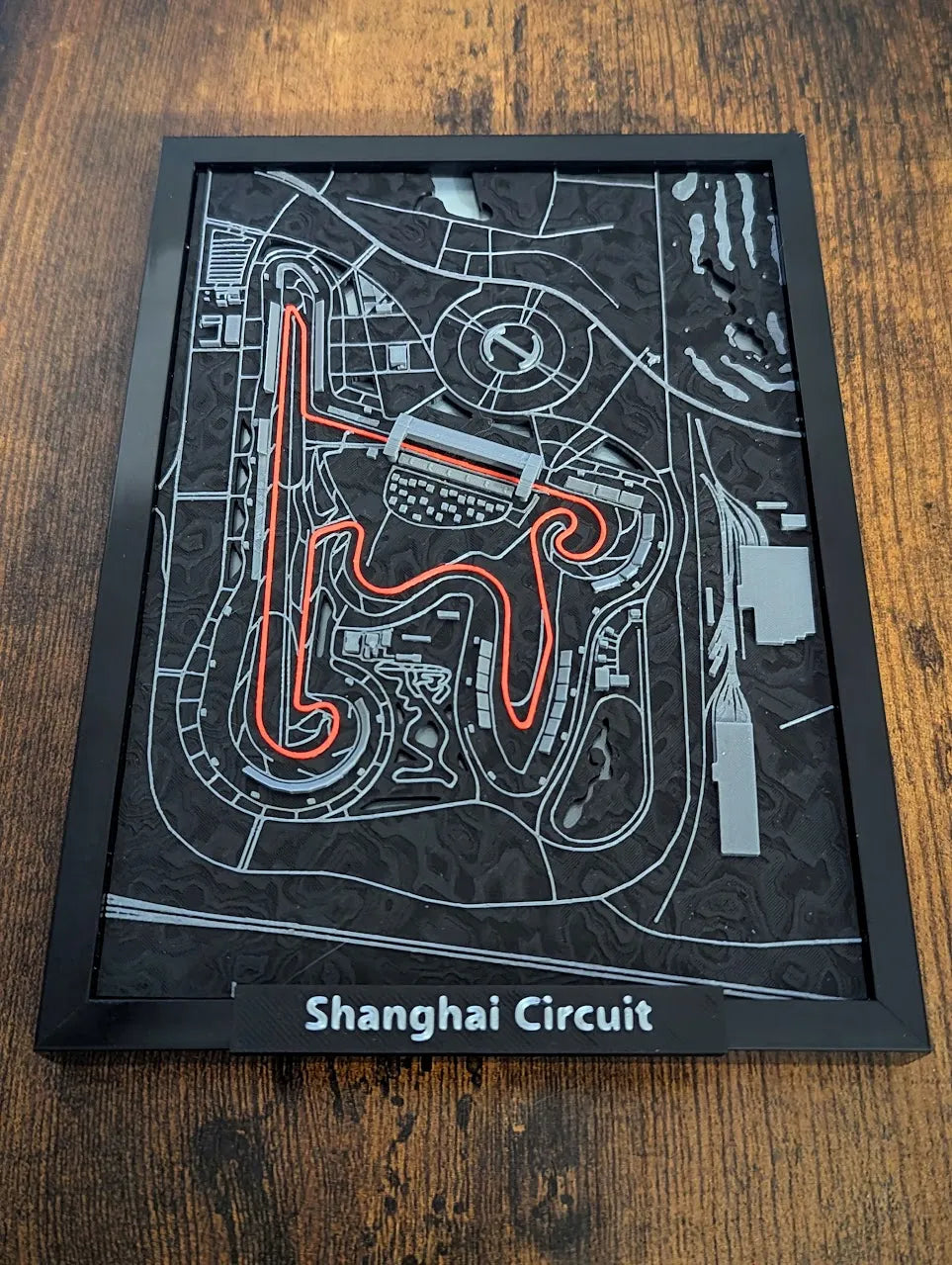 Shanghai Circuit 3D Pist Haritası | Chinese Grand Prix Duvar Dekoru | Değiştirilebilir Formula 1 Panosu (19x14 cm) - Otoban Faresi Araba & Motosiklet Aksesuarları - otobanfaresi - 3d formula1 - formula1