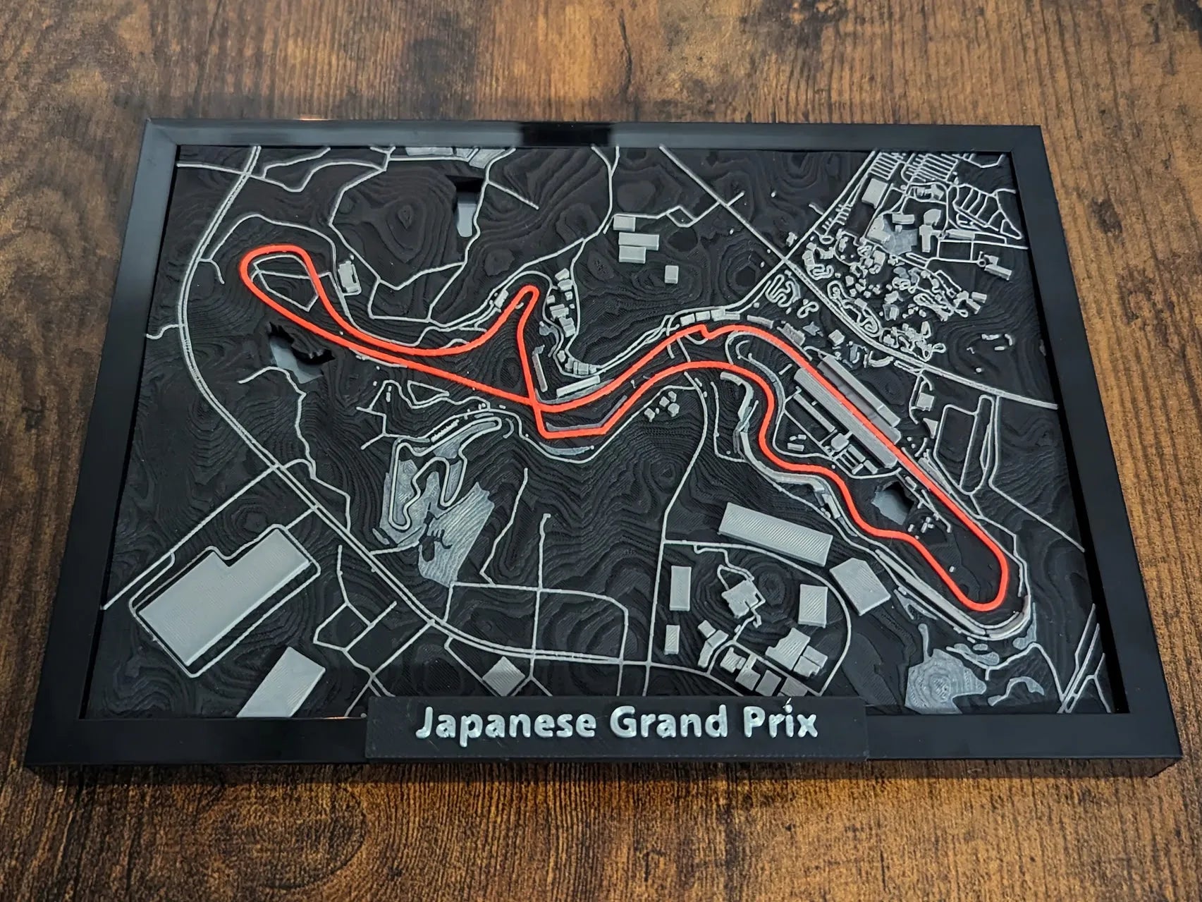 Japanese Grand Prix 3D Pist Haritası | Suzuka Circuit Duvar Dekoru | Değiştirilebilir Formula 1 Panosu (19x14 cm) - Otoban Faresi Araba & Motosiklet Aksesuarları - otobanfaresi - 3d formula1 - formula1