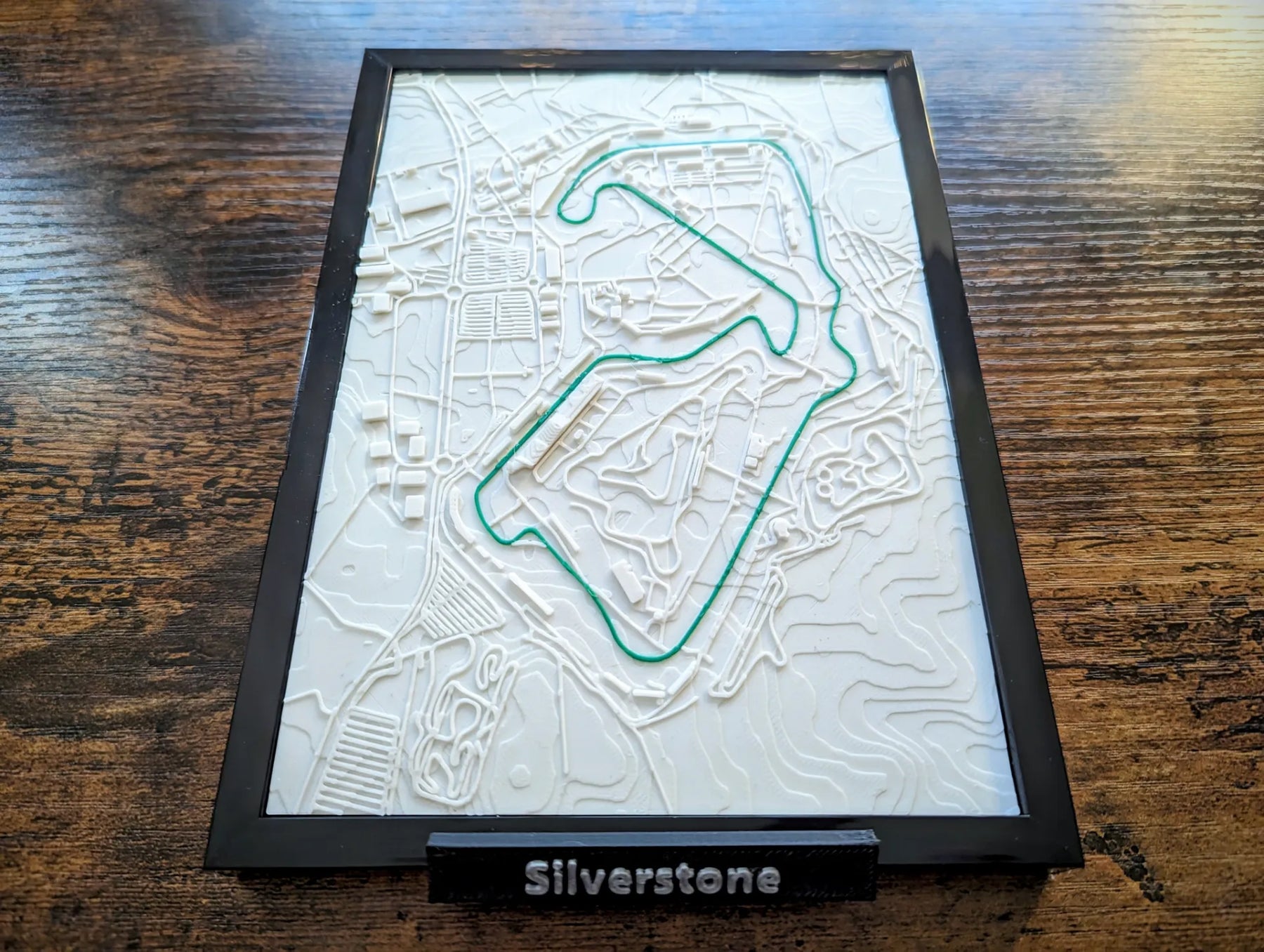 Silverstone Circuit 3D Pist Haritası | British Grand Prix Duvar Dekoru | Değiştirilebilir Formula 1 Panosu (19x14 cm) - Otoban Faresi Araba & Motosiklet Aksesuarları - otobanfaresi - 3d formula1 - formula1