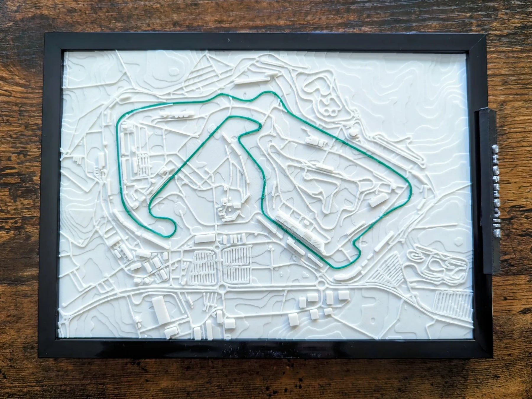 Silverstone Circuit 3D Pist Haritası | British Grand Prix Duvar Dekoru | Değiştirilebilir Formula 1 Panosu (19x14 cm) - Otoban Faresi Araba & Motosiklet Aksesuarları - otobanfaresi - 3d formula1 - formula1
