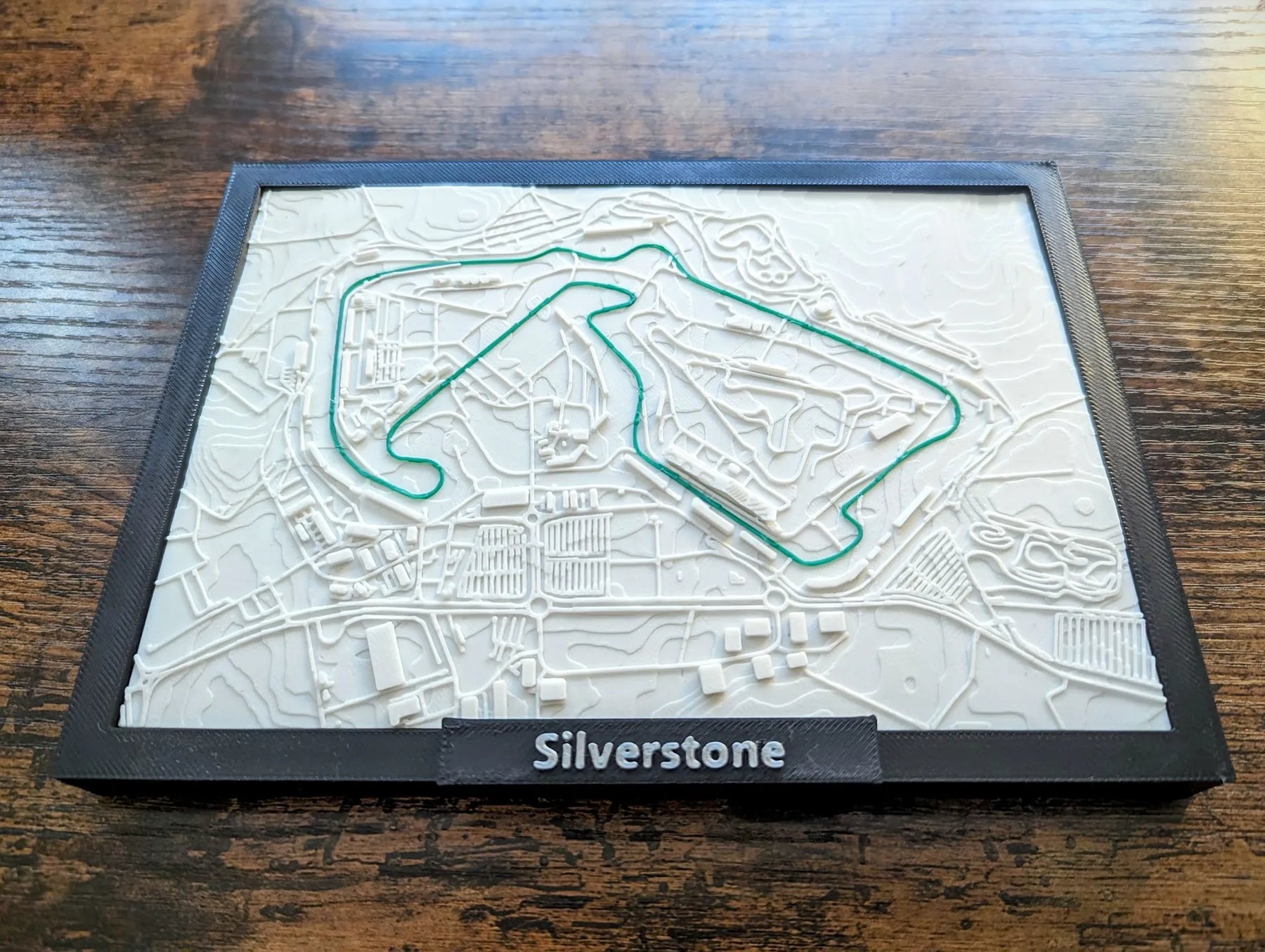 Silverstone Circuit 3D Pist Haritası | British Grand Prix Duvar Dekoru | Değiştirilebilir Formula 1 Panosu (19x14 cm) - Otoban Faresi Araba & Motosiklet Aksesuarları - otobanfaresi - 3d formula1 - formula1