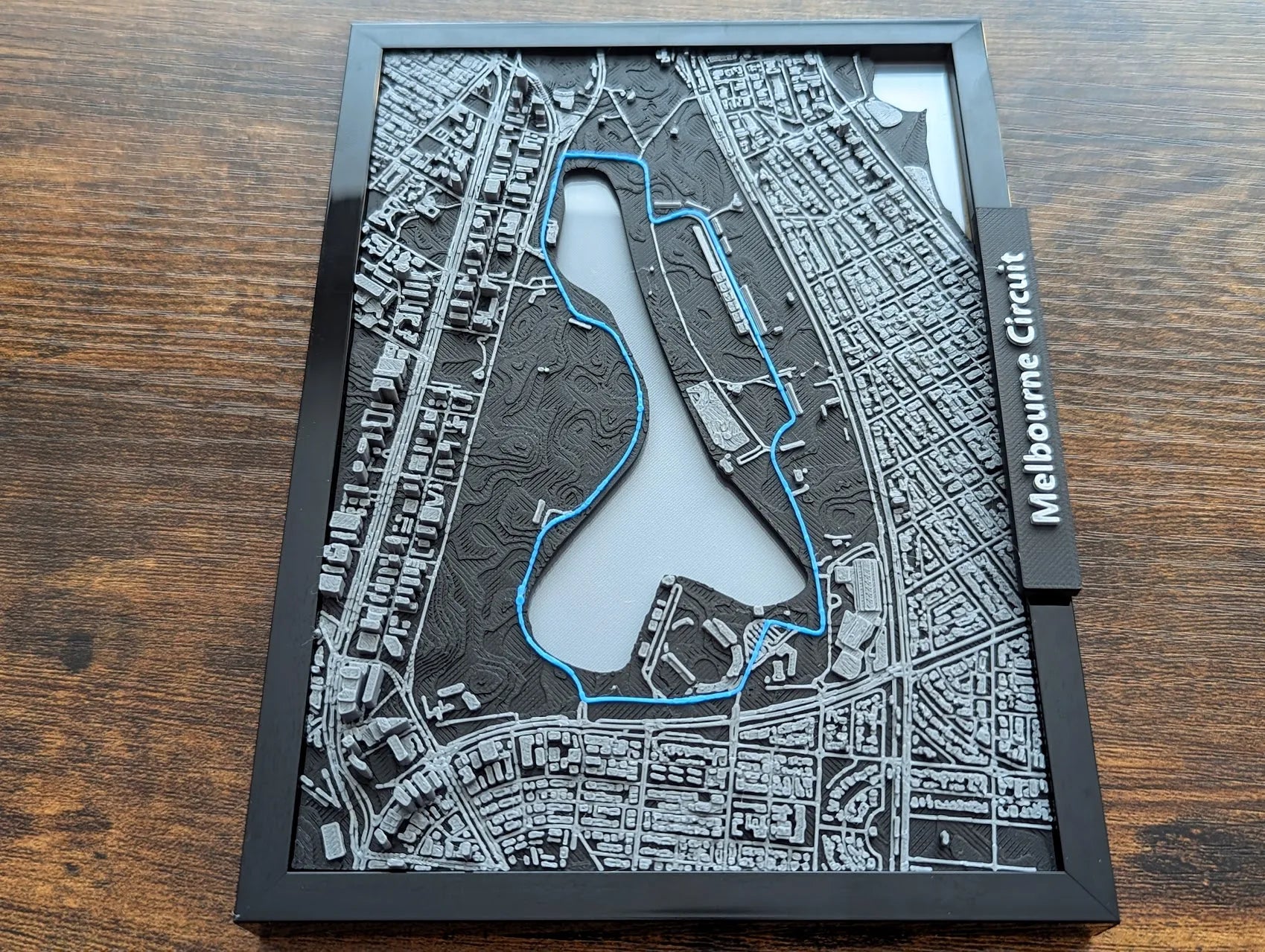 Australian Grand Prix 3D Pist Haritası | Albert Park Circuit Duvar Dekoru | Değiştirilebilir Formula 1 Panosu (19x14 cm) - Otoban Faresi Araba & Motosiklet Aksesuarları - otobanfaresi - 3d formula1 - formula1
